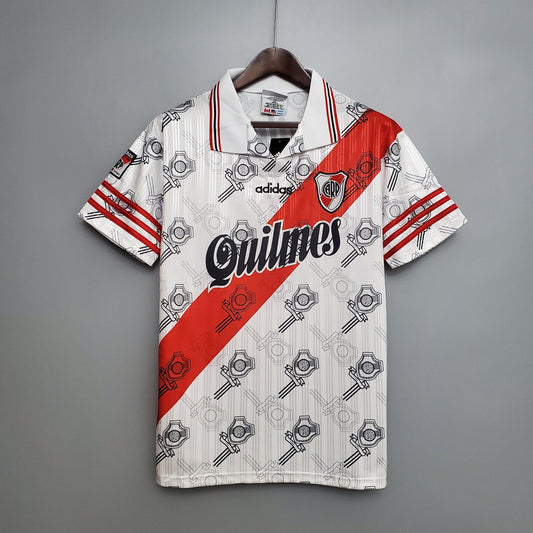 Retro de local de River Plate 1996 
