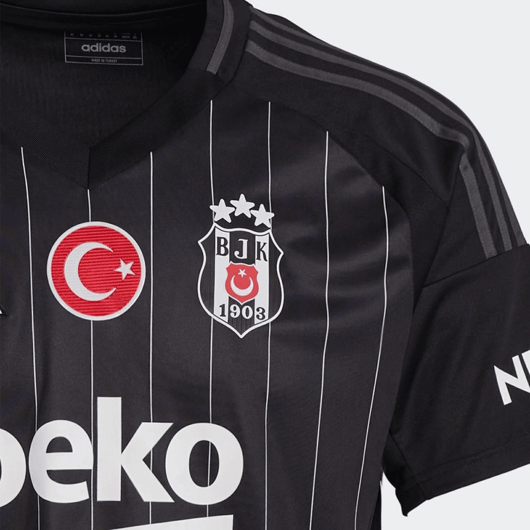 Beşiktaş away 24/25 